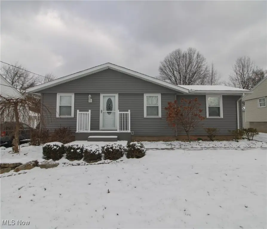 8183 Venice Heights Ne Drive, Warren, OH 44484 - Image #1