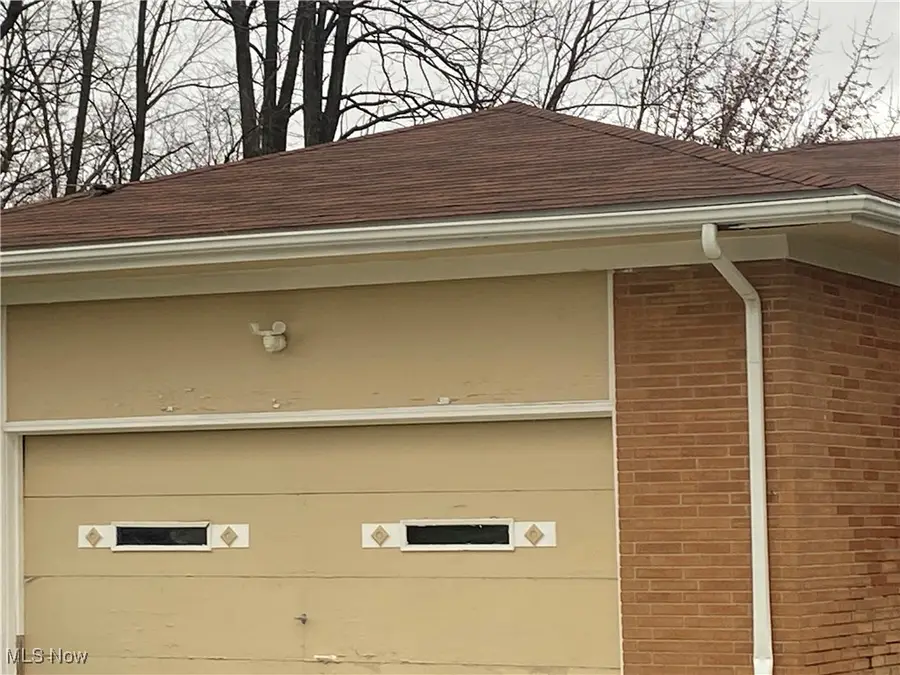 16307 Highview Drive, Cleveland, OH 44128 - Image #3
