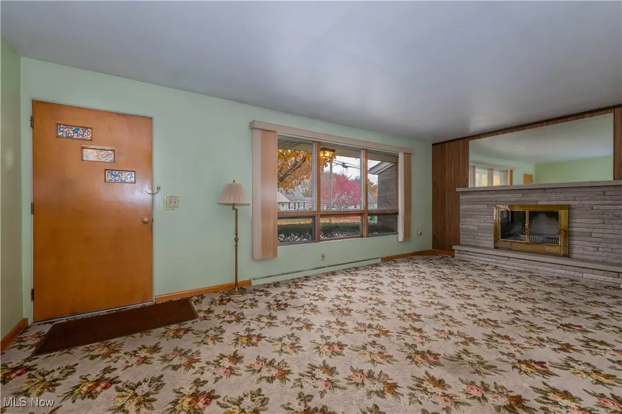 1035 Lois Nw Avenue, North Canton, OH 44720 - Image #3