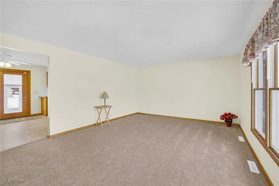 3622 Dotwood Nw Street, North Canton, OH 44720 - Image #3