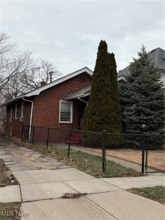 422 E 147th, Cleveland, OH 44110
