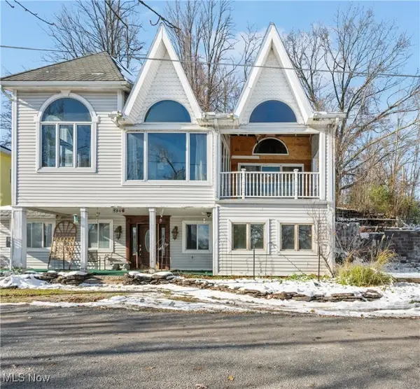 584 Apple Drive, Coventry, OH 44319