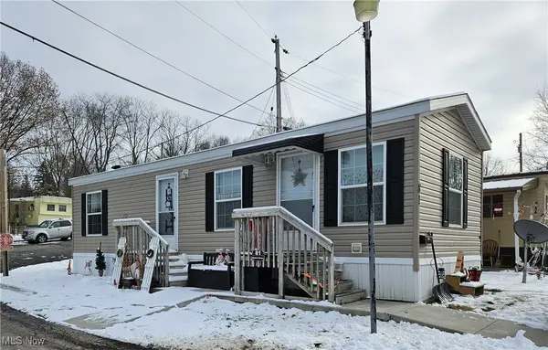 81 Hyland Drive, Akron, OH 44312