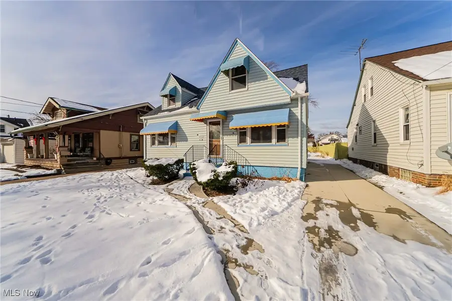 15722 Lydian Avenue, Cleveland, OH 44111 - Image #2