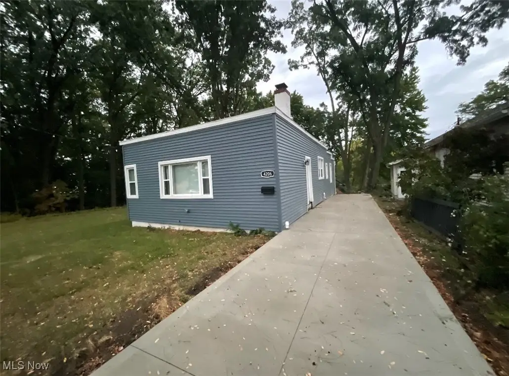 4206 Orchard Park Drive, Parma, OH 44134 - Image #1