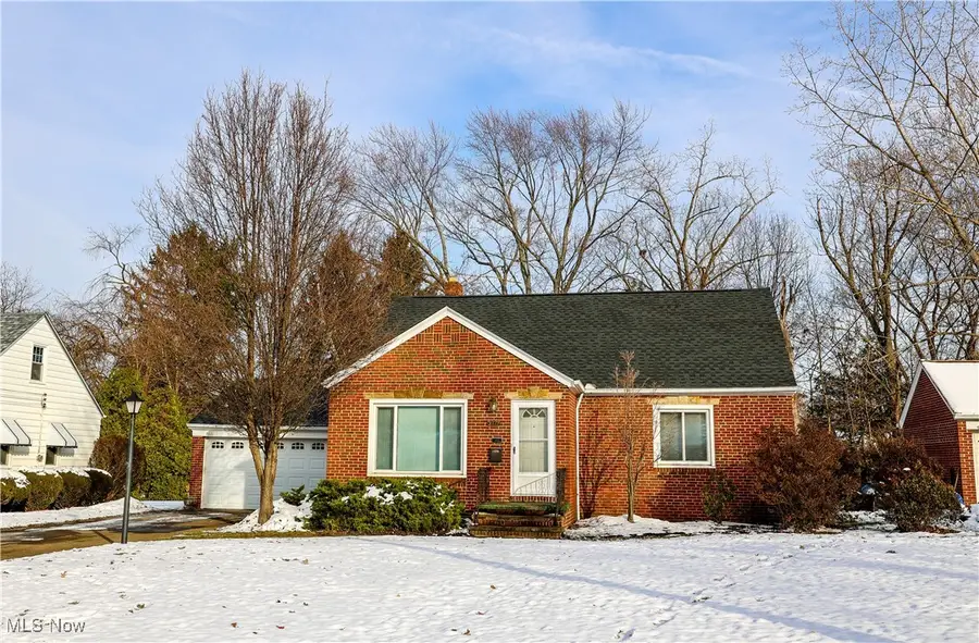 5979 Twin Lakes Drive, Parma, OH 44129 - Image #3