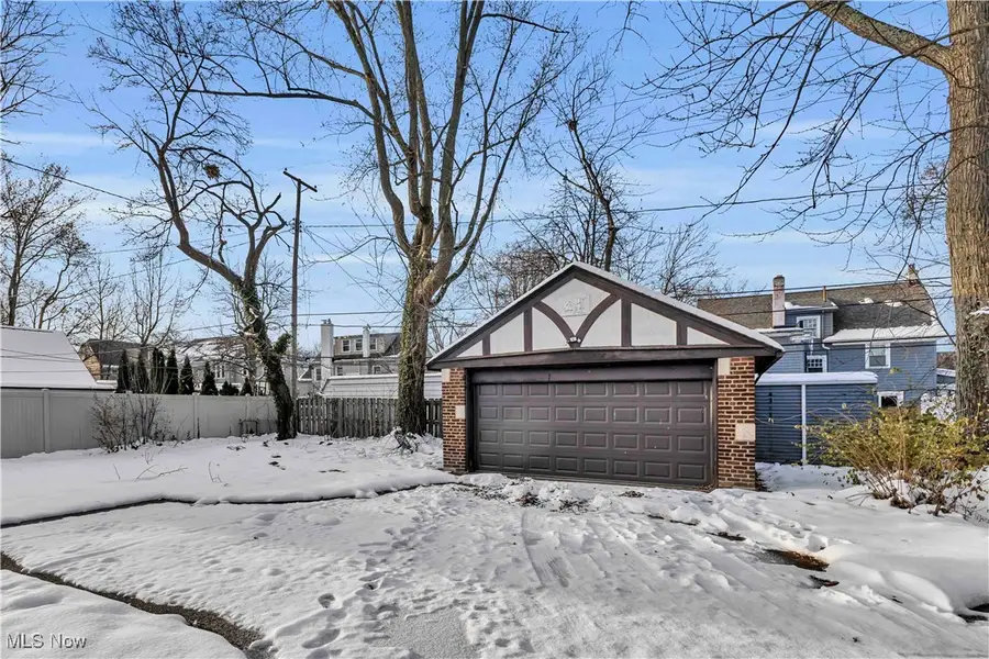 3232 Warrington Road, Shaker Heights, OH 44120 - Image #3