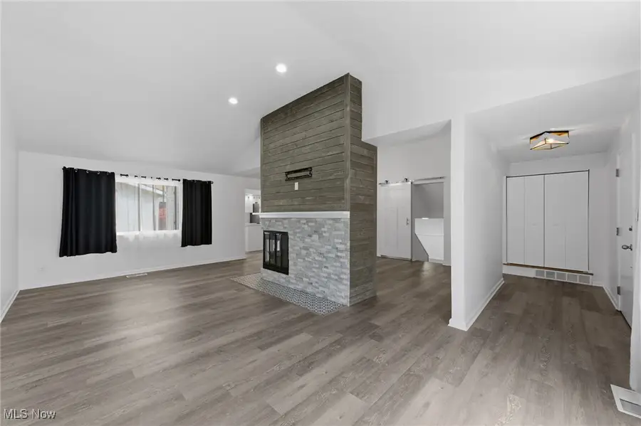 6677 Crenshaw Drive, Parma Heights, OH 44130 - Image #3