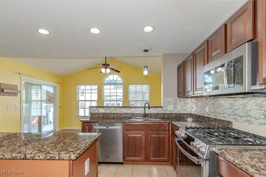 38209 Lonsdale Place, Willoughby, OH 44094 - Image #2