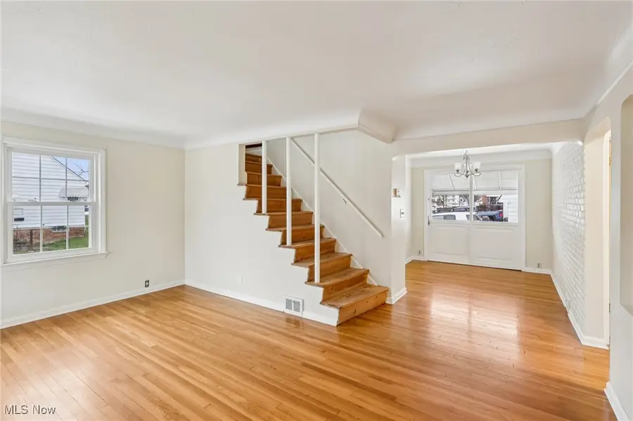 9005 Ansonia Avenue, Brooklyn, OH 44144 - Image #2