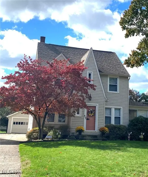 2376 Wyandotte Avenue, Cuyahoga Falls, OH 44223