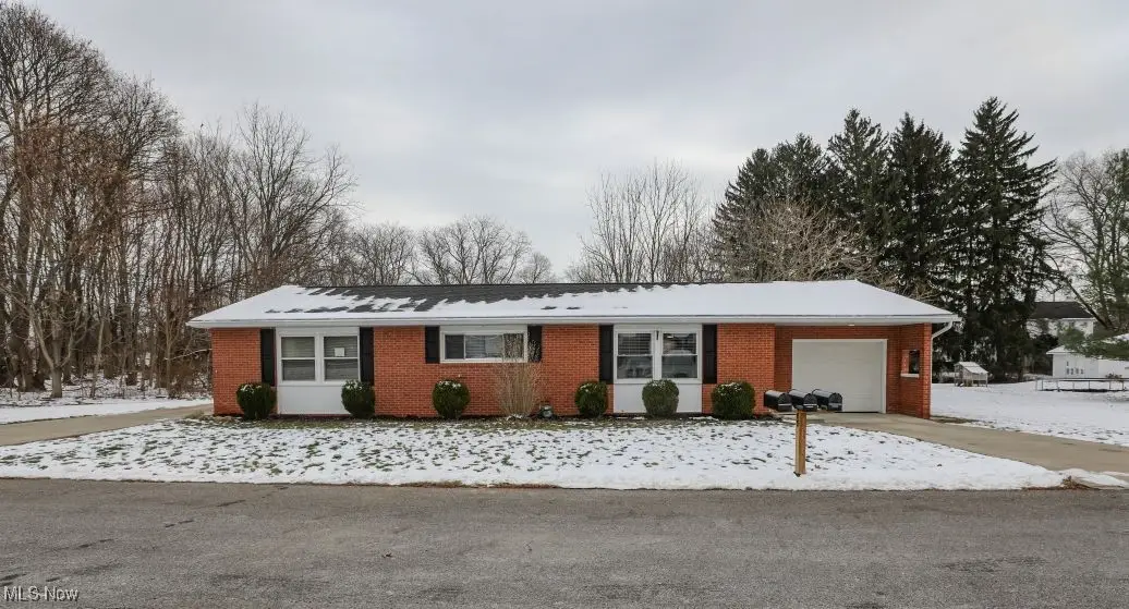 13170 Crestview Nw Circle, Uniontown, OH 44685 - Image #1