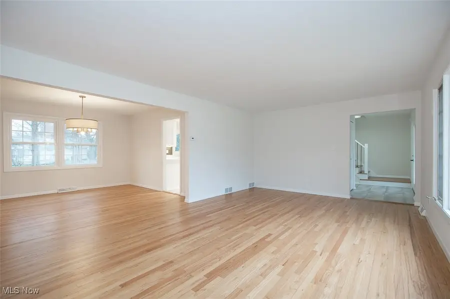 5228 Hickory Drive, Lyndhurst, OH 44124 - Image #3