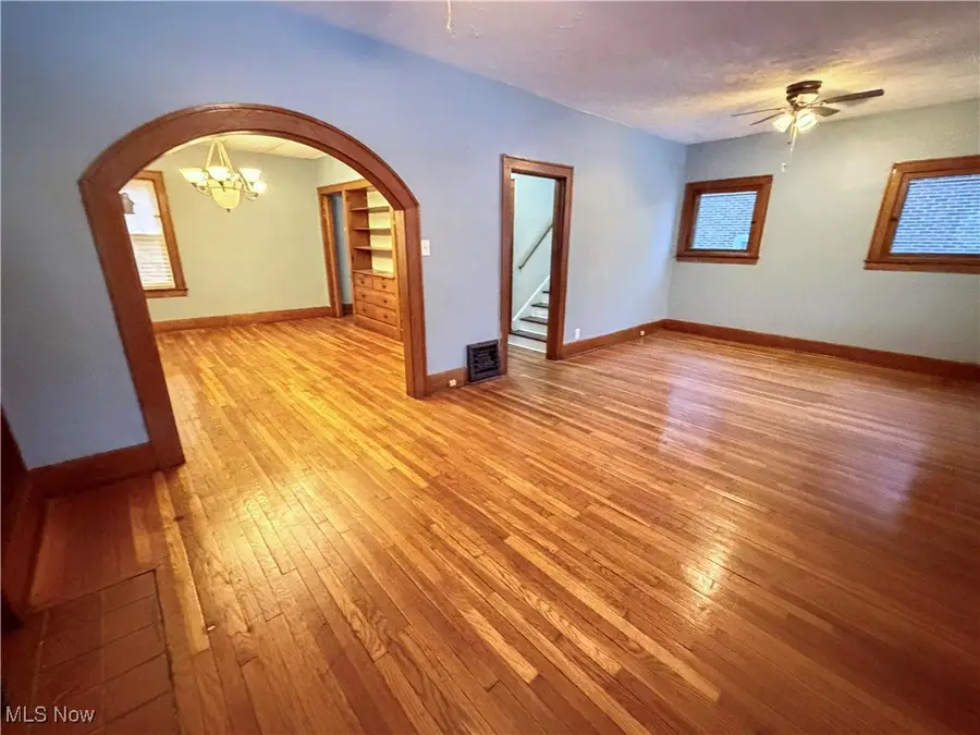 827 Winona Drive, Youngstown, OH 44511 - Image #2