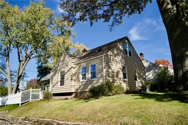 1595 Evergreen Avenue, Akron, OH 44301