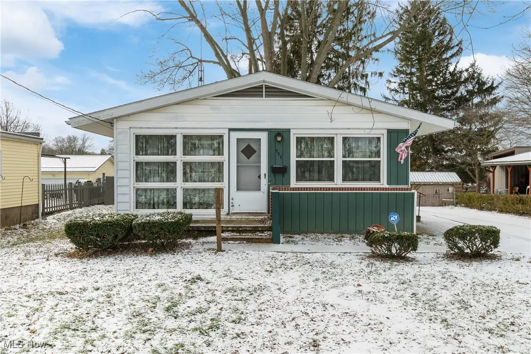 906 Valley Nw Drive, North Canton, OH 44720 - Image #1