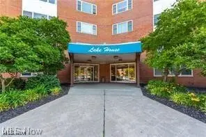 11850 Edgewater Drive #901, Lakewood, OH 44107 - Image #2
