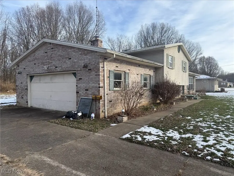 15995 Elbrook Ne Street, Alliance, OH 44601 - Image #2