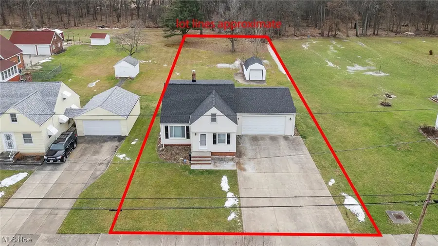 15700 Woodbrook Avenue, Maple Heights, OH 44137 - Image #2