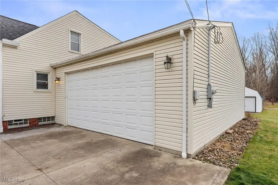 15700 Woodbrook Avenue, Maple Heights, OH 44137 - Image #3