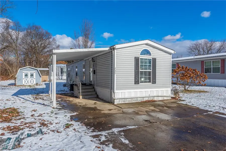 237 Amherst Mobile Home, Amherst, OH 44001 - Image #2