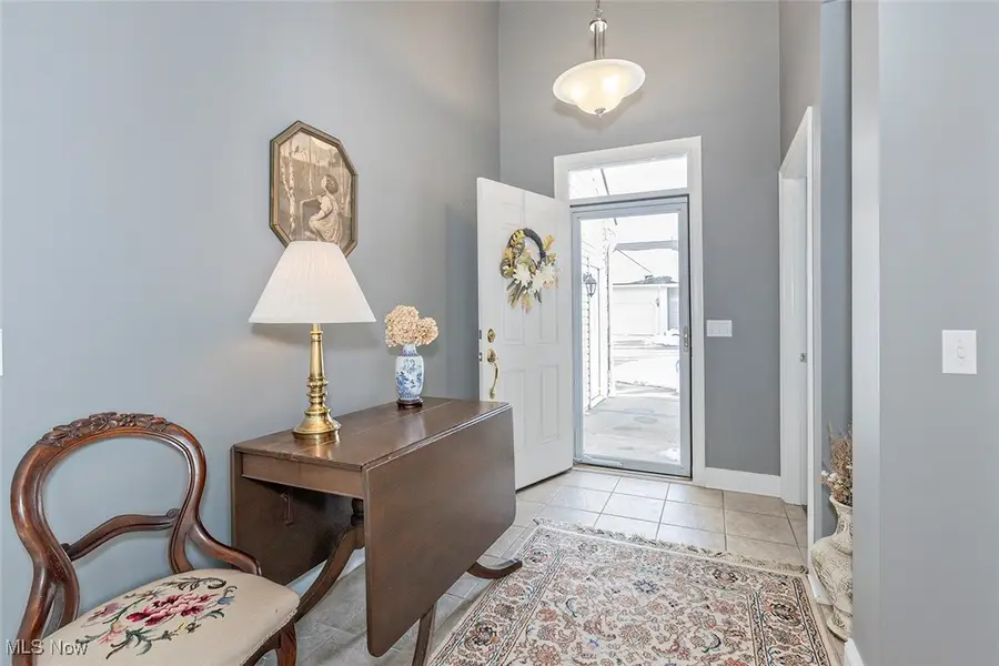 405 Creekside Drive, Mayfield Heights, OH 44143 - Image #2