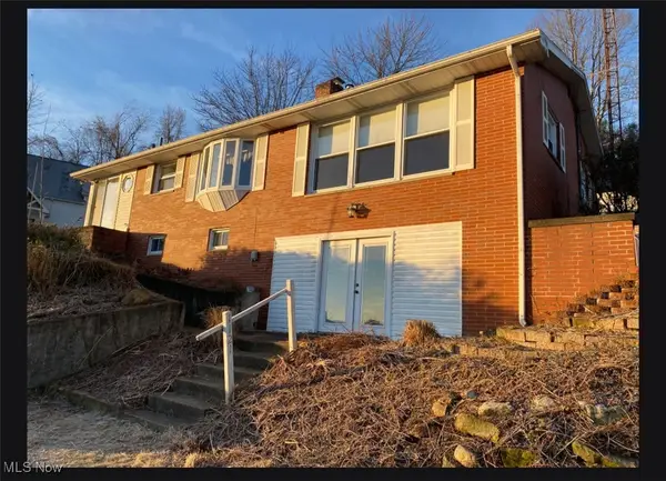 1121 Fiesta Sw Road, Dellroy, OH 44620