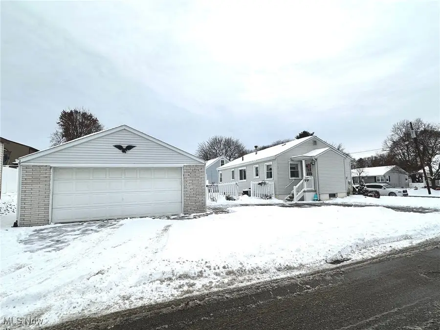 492 Fair Oaks Nw Avenue, North Canton, OH 44720 - Image #2
