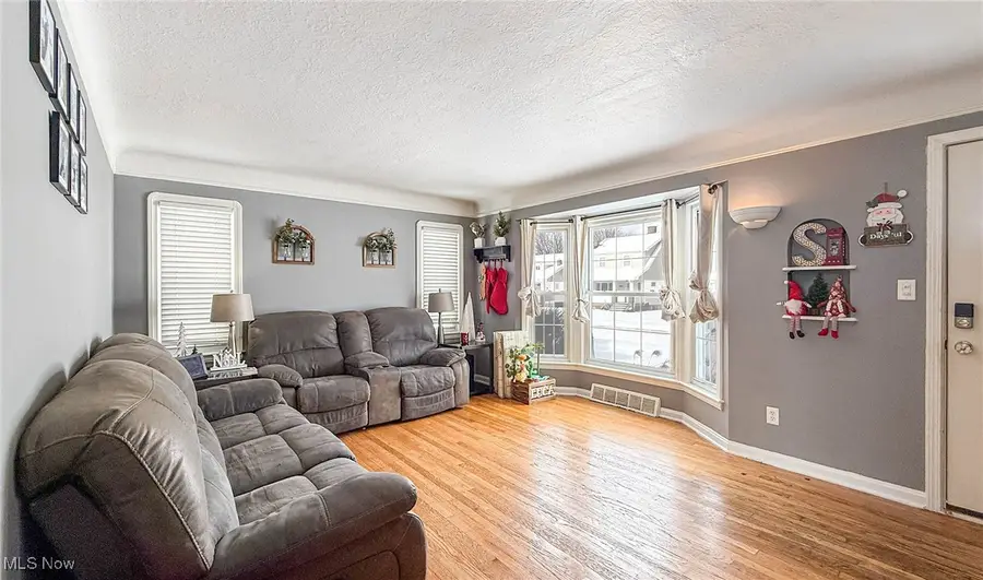 7911 Bertha Avenue, Parma, OH 44129 - Image #3