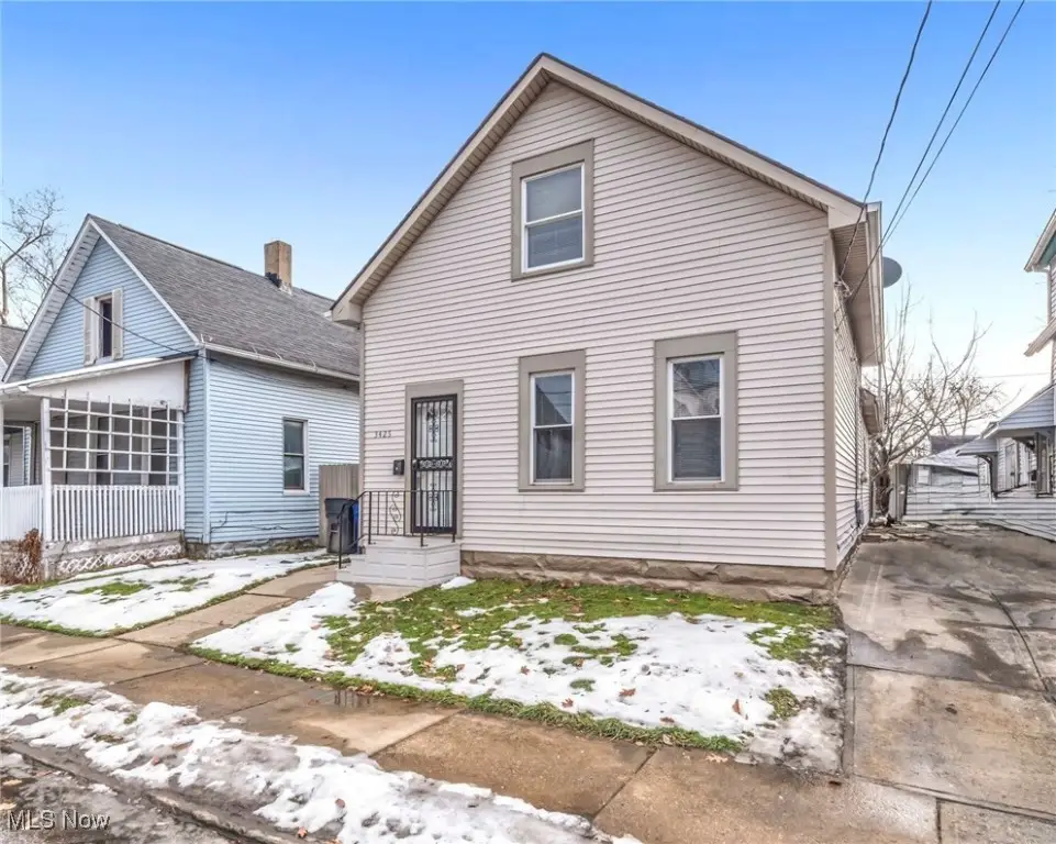 3425 Sackett Avenue, Cleveland, OH 44109 - #1