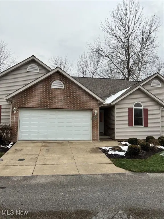 1409 Waters Edge Drive, Akron, OH 44313