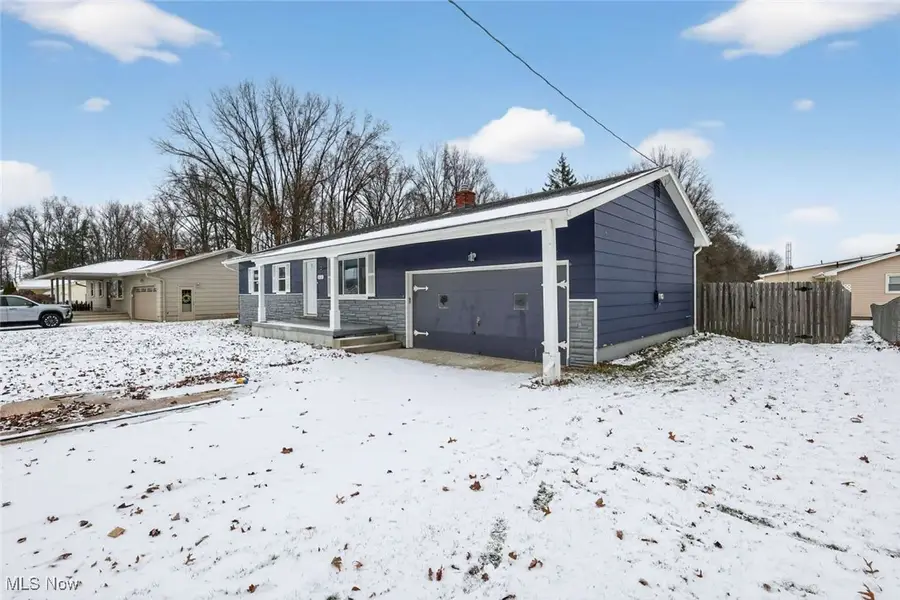 2215 Frostwood Drive, Austintown, OH 44515 - Image #2