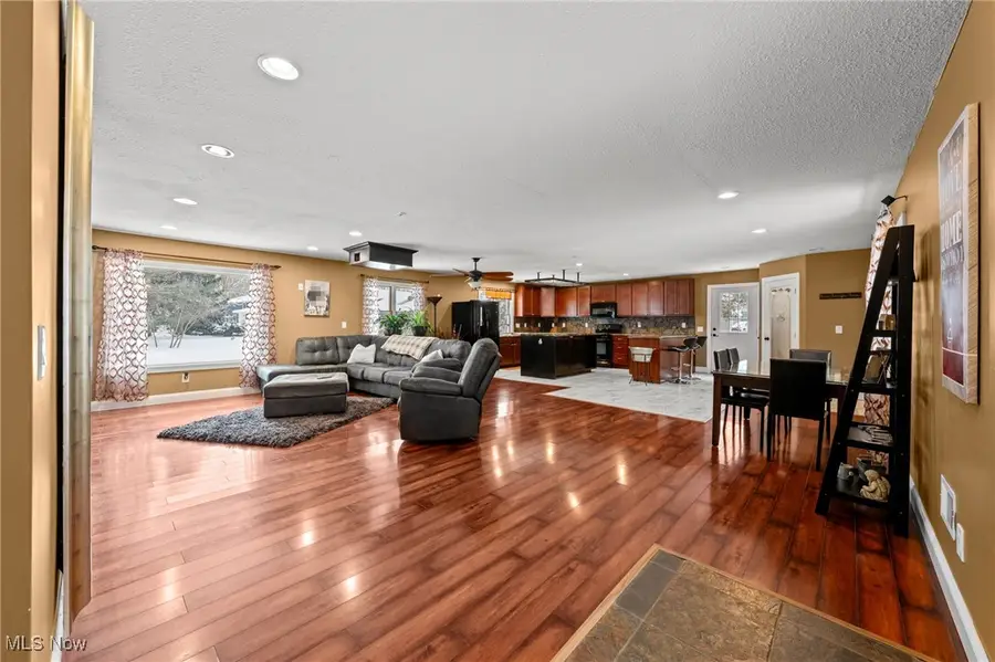 10121 Crows Nest Cove, Aurora, OH 44202 - Image #2