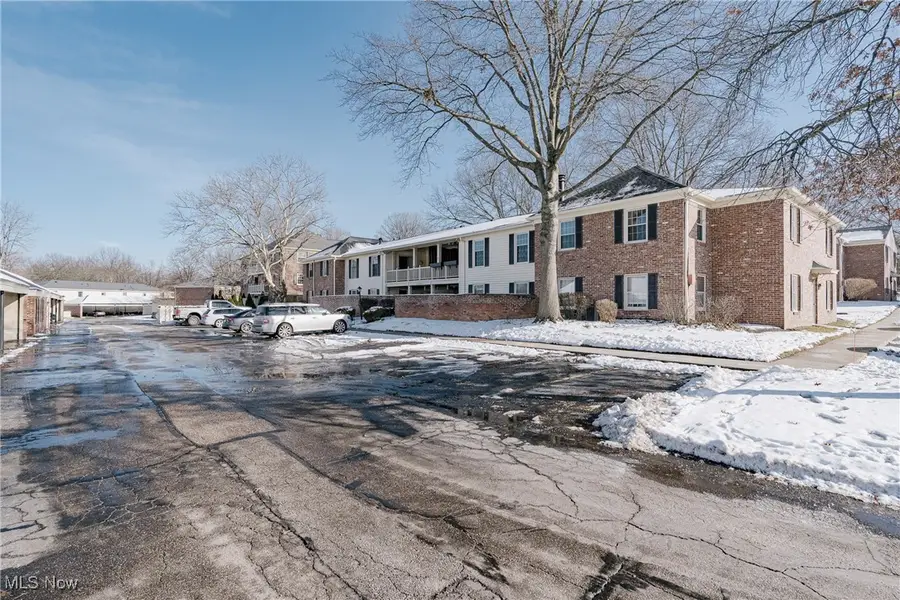 25 Berkshire Court #3A, Akron, OH 44313 - Image #2