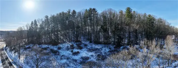 Indian Hill Se Road, Uhrichsville, OH 44683