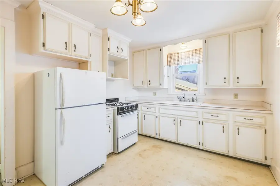 2123 37th Nw Street, Canton, OH 44709 - Image #2