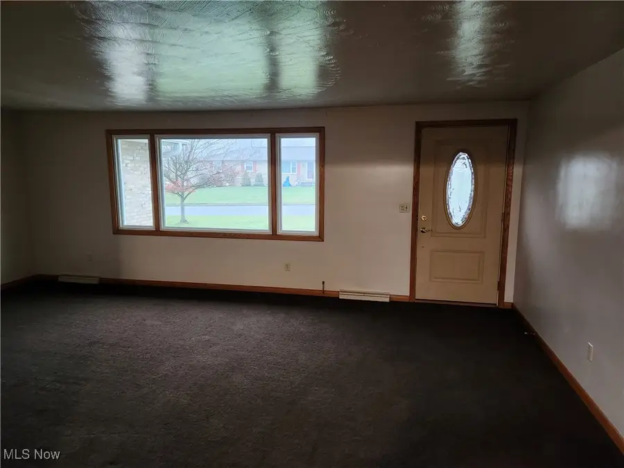 509 Lori Ne Avenue, Massillon, OH 44646 - Image #2