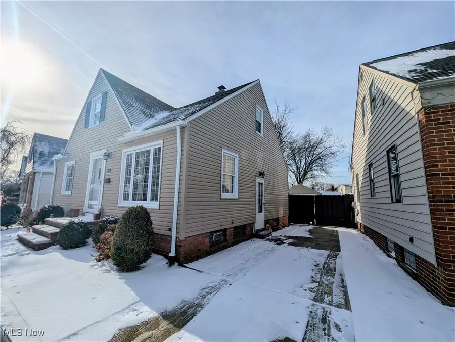 226 E 286th Street, Willowick, OH 44095 - Image #3