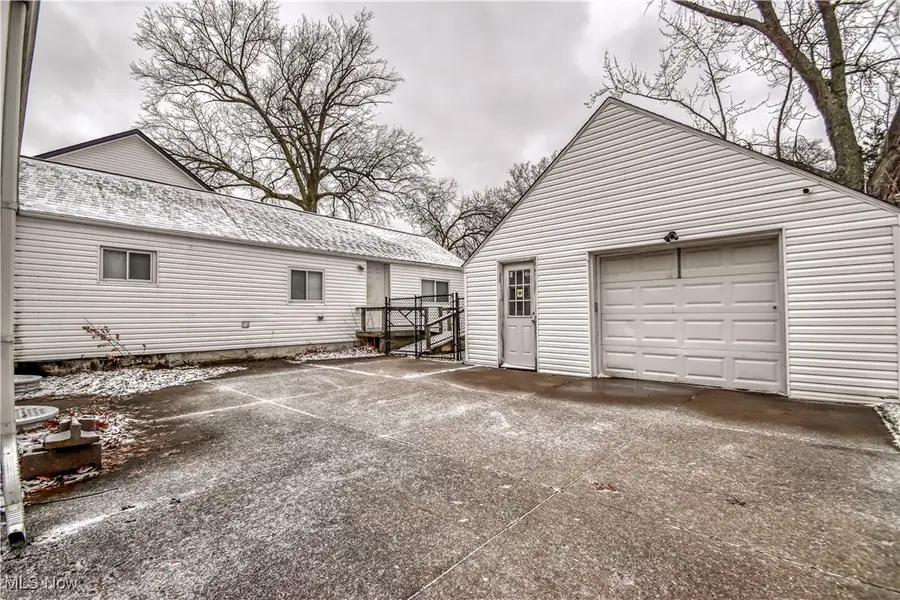 37309 Sharpe Avenue, Willoughby, OH 44094 - Image #2