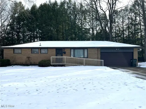 3576 Donegal Ne Drive, Canton, OH 44721