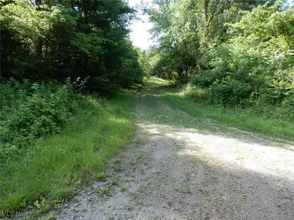 Township Rd 202, Crooksville, OH 43730