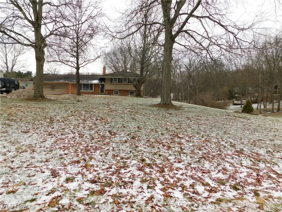 7360 N Meadowpark Drive, Walton Hills, OH 44146 - Image #2