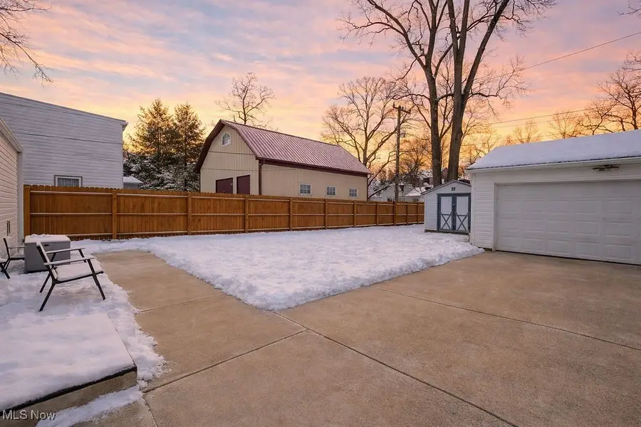 299 Inwood Boulevard, Avon Lake, OH 44012 - Image #2