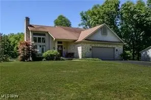 822 Shadowood Se Lane, Warren, OH 44484 - Image #1