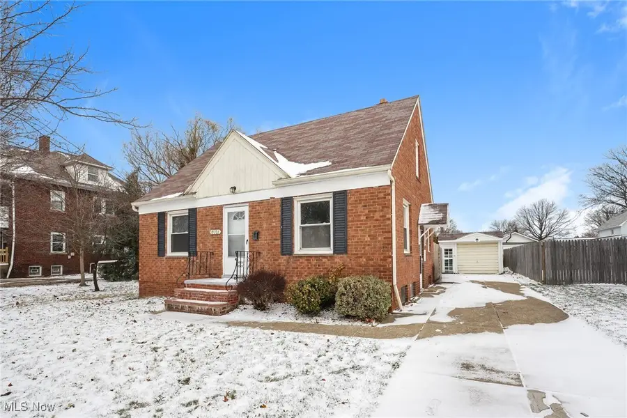 19707 Pawnee Avenue, Cleveland, OH 44119 - Image #2