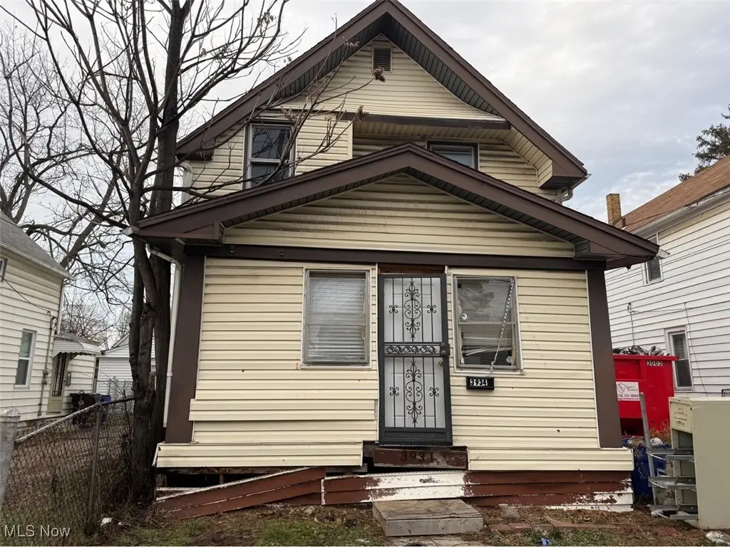 3934 Arnold Court, Cleveland, OH 44109 - Image #1