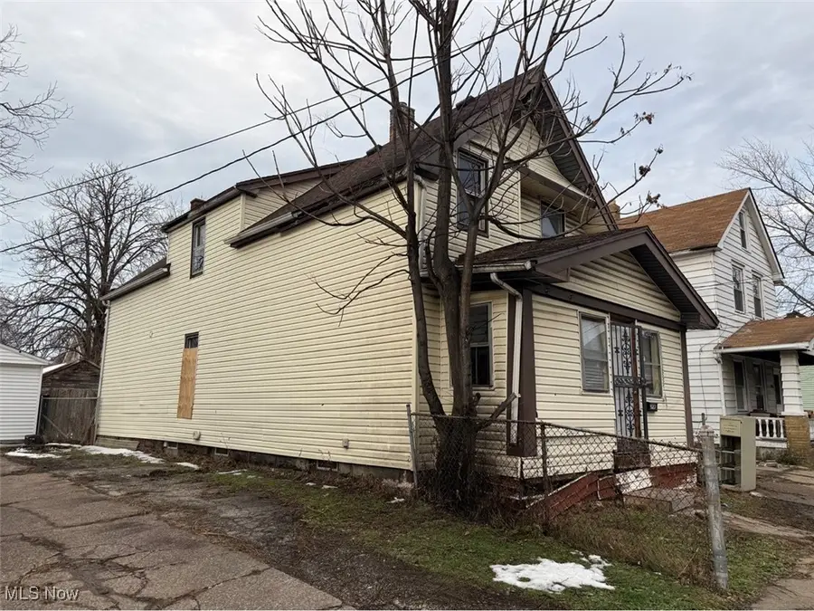 3934 Arnold Court, Cleveland, OH 44109 - Image #2