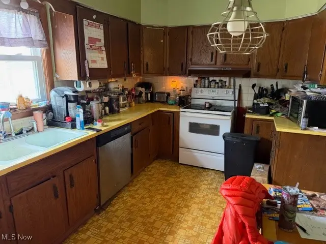 1537 Wooster W Road, Norton, OH 44203 - Image #3