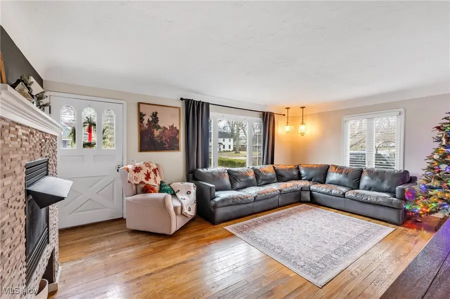 568 Bassett Road, Bay Village, OH 44140 - Image #3