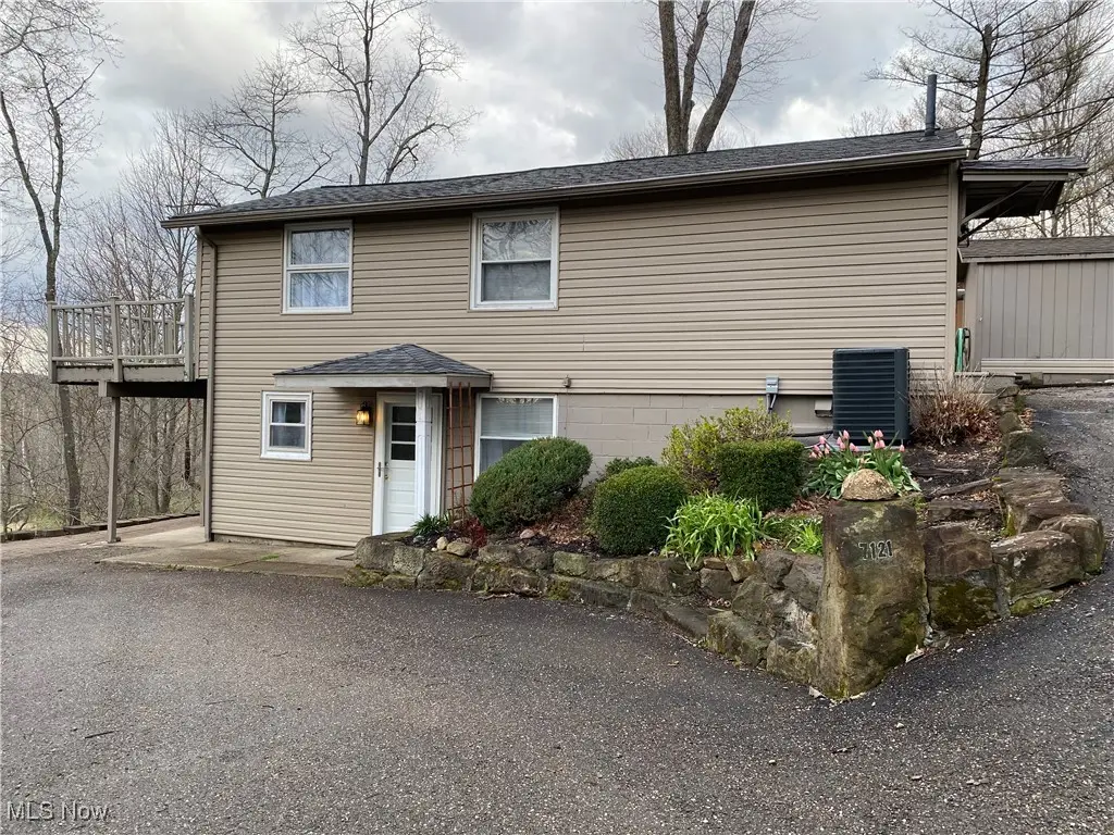 7121 Fable Sw, Sherrodsville, OH 44675 - Image #1